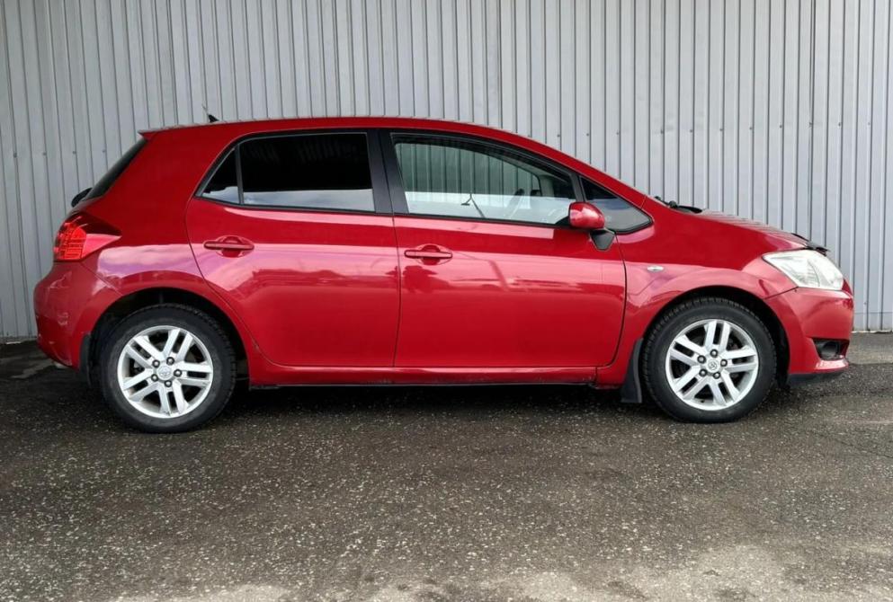 Toyota Auris I Киров  - изображение 4