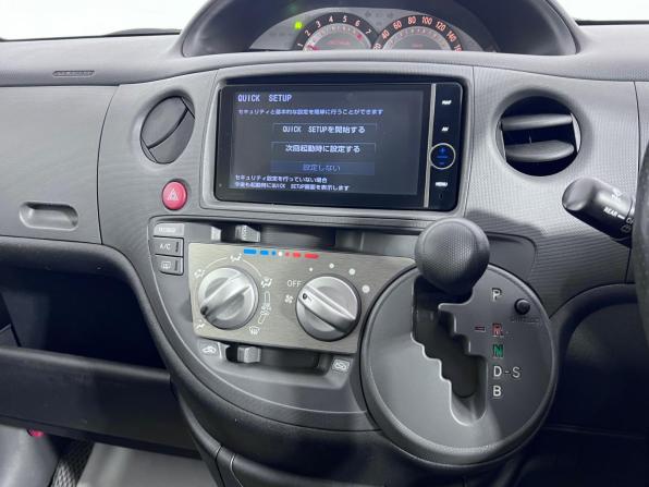 Toyota Sienta I Рестайлинг 2 с пробегом 2012 года, цена 860 000 рублей, 140271 км, минивэн, Автокод Объявления