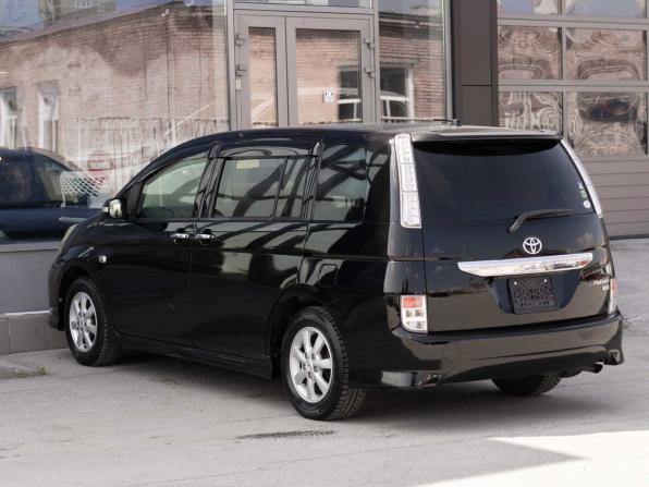 Toyota ISis I Рестайлинг с пробегом 2012 года, цена 1 350 000 рублей, 134000 км, компактвэн, Автокод Объявления