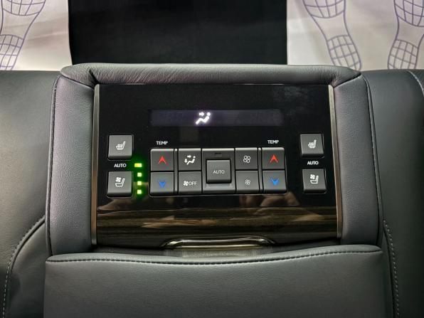 Lexus LX III Рестайлинг 2 с пробегом 2021 года, цена 11 650 000 рублей, 64923 км, внедорожник, Автокод Объявления