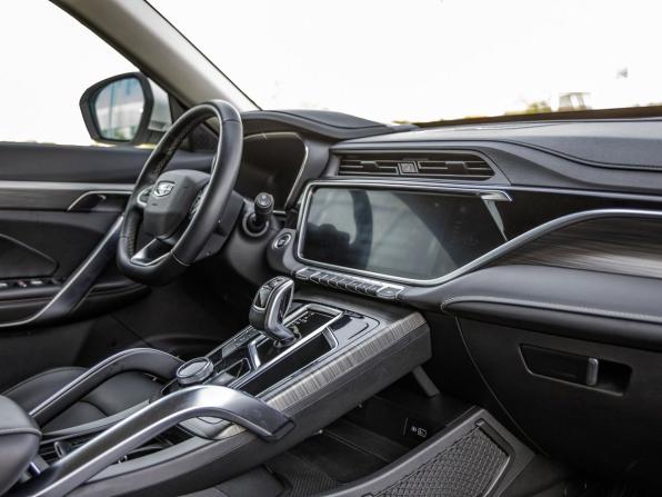 Geely Atlas Pro с пробегом 2022 года, цена 1 798 000 рублей, 83445 км, внедорожник, Автокод Объявления