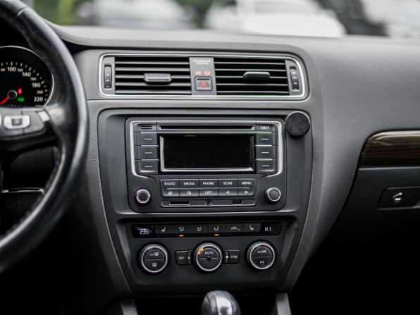 Volkswagen Jetta VI Рестайлинг с пробегом 2015 года, цена 1 060 000 рублей, 156719 км, седан, Автокод Объявления