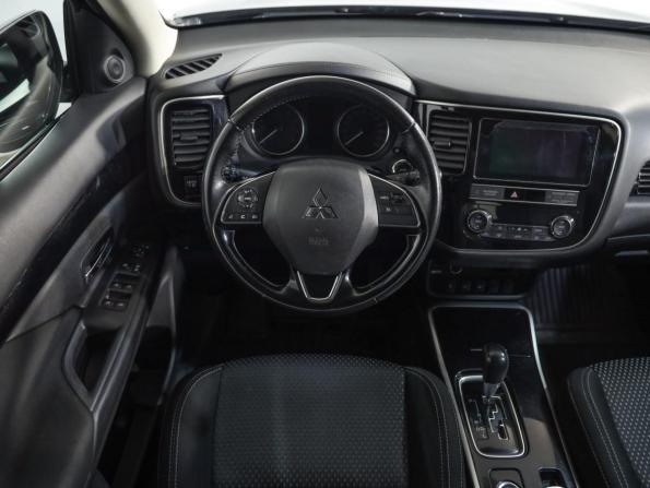 Mitsubishi Outlander III Рестайлинг 3 с пробегом 2019 года, цена 1 849 000 рублей, 210286 км, внедорожник, Автокод Объявления