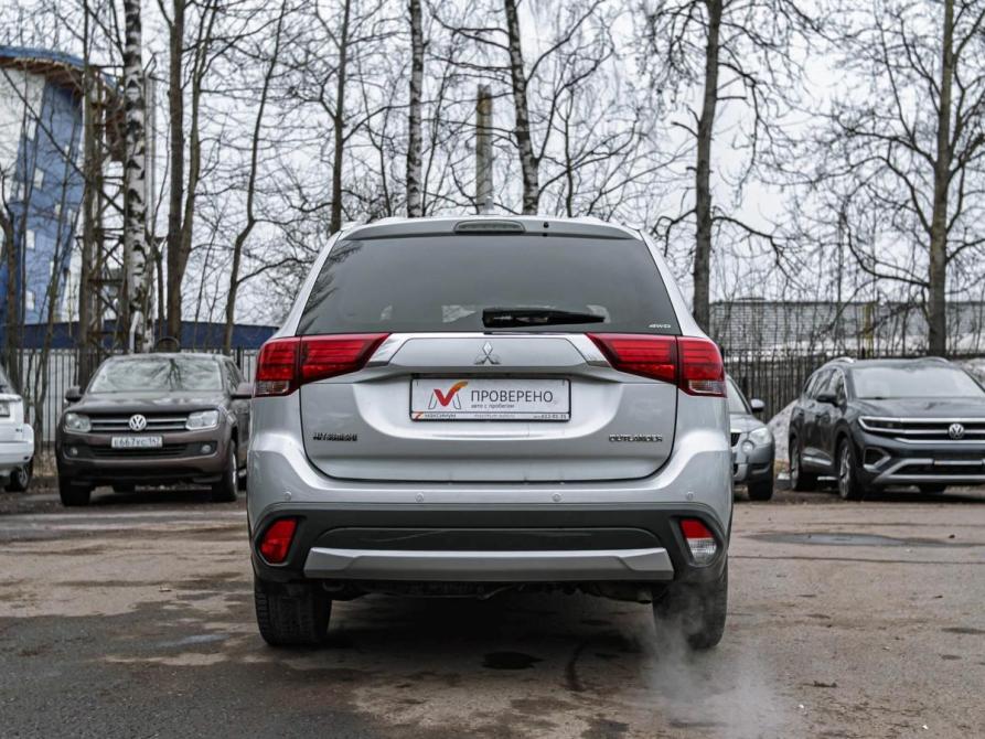 Mitsubishi Outlander III Рестайлинг 2 Санкт-Петербург  - изображение 4