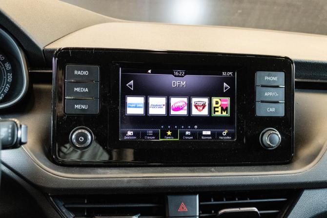 Skoda Rapid II с пробегом 2021 года, цена 1 649 000 рублей, 95038 км, лифтбек, Автокод Объявления