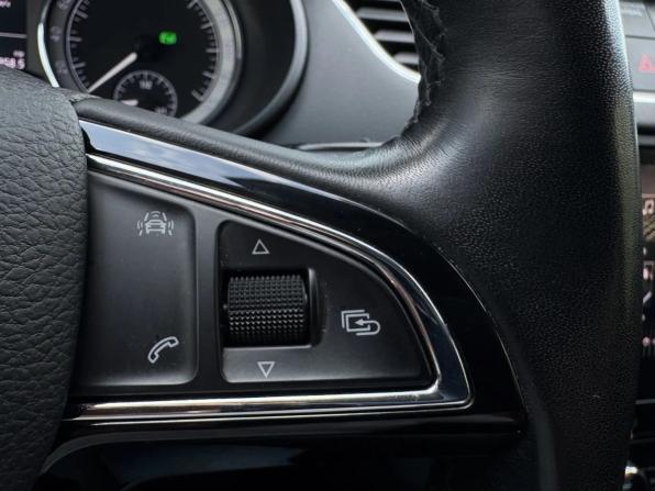 Skoda Octavia III (A7) Рестайлинг с пробегом 2018 года, цена 2 200 000 рублей, 74177 км, лифтбек, Автокод Объявления