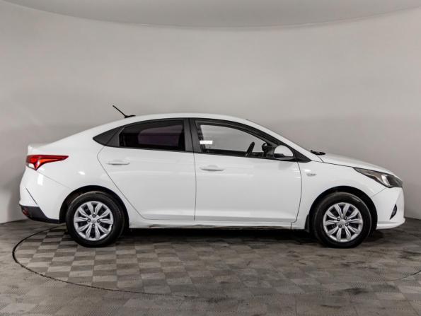 Hyundai Solaris II Рестайлинг с пробегом 2020 года, цена 989 000 рублей, 140165 км, седан, Автокод Объявления