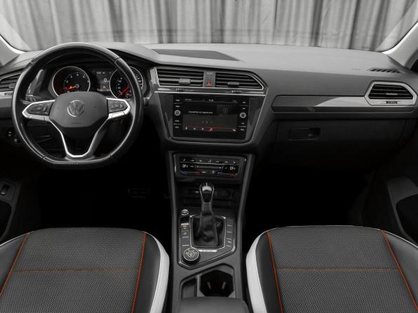 Volkswagen Tiguan II Рестайлинг с пробегом 2021 года, цена 3 050 000 рублей, 148290 км, внедорожник, Автокод Объявления