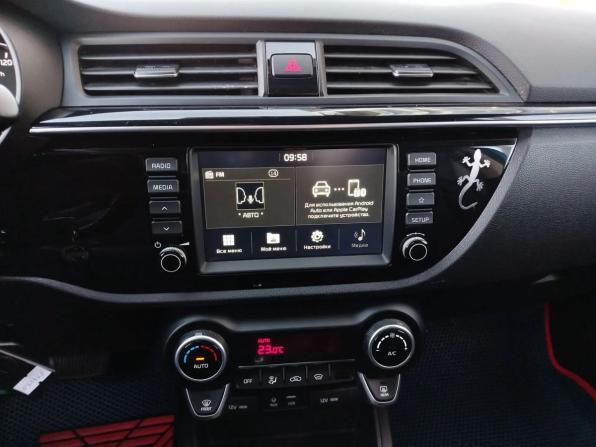 Kia Rio IV с пробегом 2018 года, цена 1 355 000 рублей, 85900 км, седан, Автокод Объявления