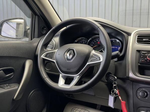 Renault Logan II Рестайлинг с пробегом 2018 года, цена 777 000 рублей, 129314 км, седан, Автокод Объявления
