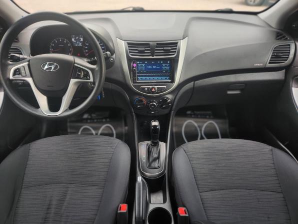Hyundai Solaris I Рестайлинг с пробегом 2016 года, цена 1 090 000 рублей, 121000 км, седан, Автокод Объявления