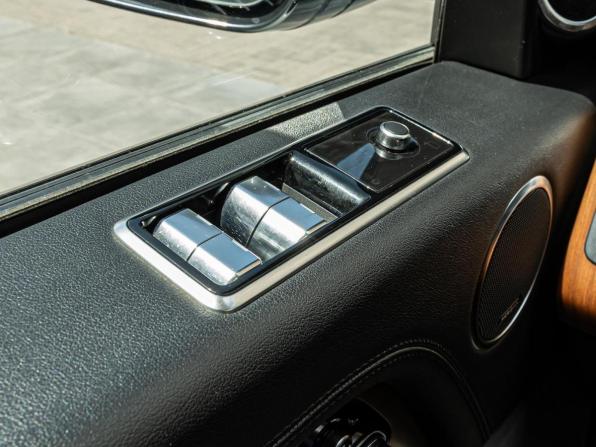 Land Rover Range Rover IV Рестайлинг с пробегом 2018 года, цена 5 350 000 рублей, 159042 км, внедорожник, Автокод Объявления