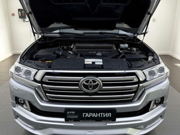 Toyota Land Cruiser 200 Series Рестайлинг 2 с пробегом 2015 года, цена 4 899 000 рублей, 192770 км, внедорожник, Автокод Объявления