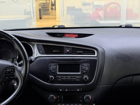 Kia Ceed II Рестайлинг с пробегом 2017 года, цена 1 365 000 рублей, 168767 км, универсал, Автокод Объявления