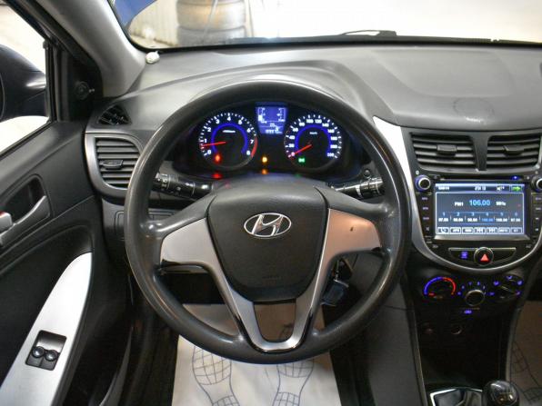 Hyundai Solaris I Рестайлинг с пробегом 2015 года, цена 699 000 рублей, 189970 км, седан, Автокод Объявления