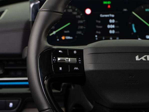 Kia Carnival IV Рестайлинг с пробегом 2025 года, цена 6 745 055 рублей, 10714 км, минивэн, Автокод Объявления
