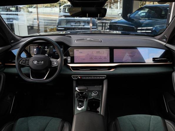 Geely Monjaro I с пробегом 2023 года, цена 3 654 000 рублей, 3000 км, внедорожник, Автокод Объявления