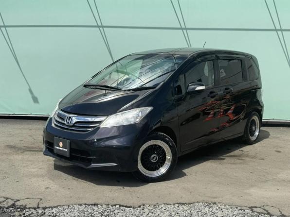 Honda Freed I Рестайлинг с пробегом 2012 года, цена 1 069 000 рублей, 86223 км, компактвэн, Автокод Объявления