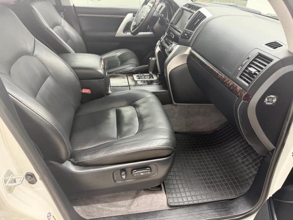 Toyota Land Cruiser 200 Series Рестайлинг 1 с пробегом 2015 года, цена 4 200 000 рублей, 172450 км, внедорожник, Автокод Объявления