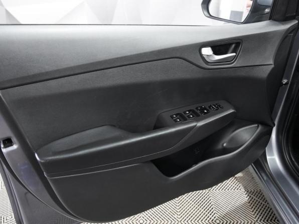 Hyundai Solaris II Рестайлинг с пробегом 2021 года, цена 1 688 000 рублей, 93000 км, седан, Автокод Объявления