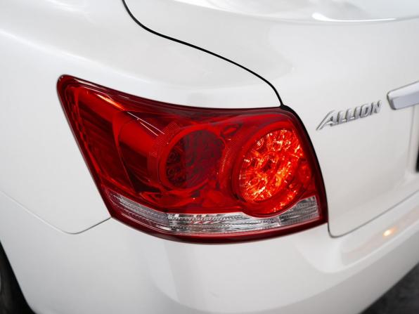 Toyota Allion II Рестайлинг с пробегом 2011 года, цена 1 390 000 рублей, 74430 км, седан, Автокод Объявления