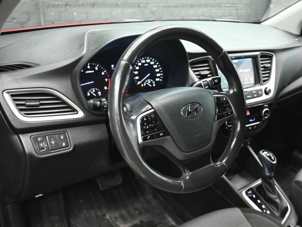 Hyundai Solaris II с пробегом 2017 года, цена 1 250 000 рублей, 74868 км, седан, Автокод Объявления