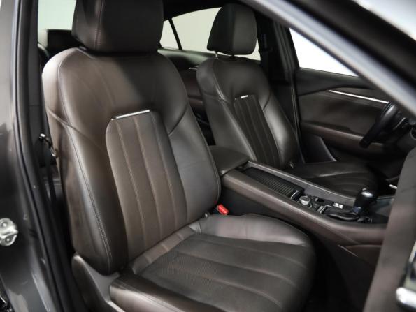 Mazda 6 III (GJ) Рестайлинг 2 с пробегом 2018 года, цена 2 549 000 рублей, 130000 км, седан, Автокод Объявления