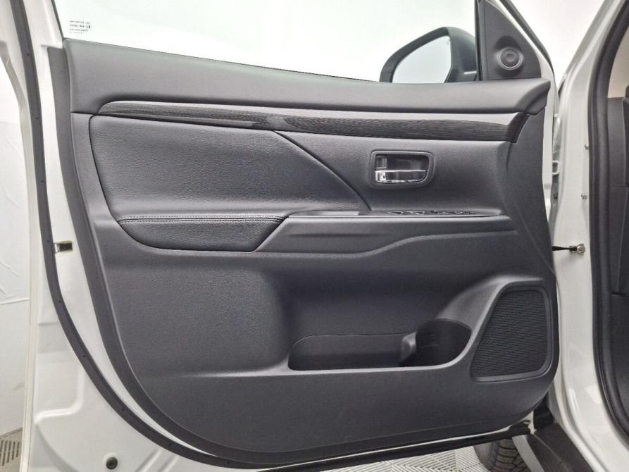 Mitsubishi Outlander III Рестайлинг 3 Мурманск  - изображение 17