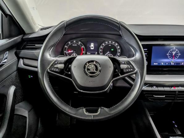 Skoda Octavia IV (A8) с пробегом 2021 года, цена 2 190 000 рублей, 65726 км, лифтбек, Автокод Объявления