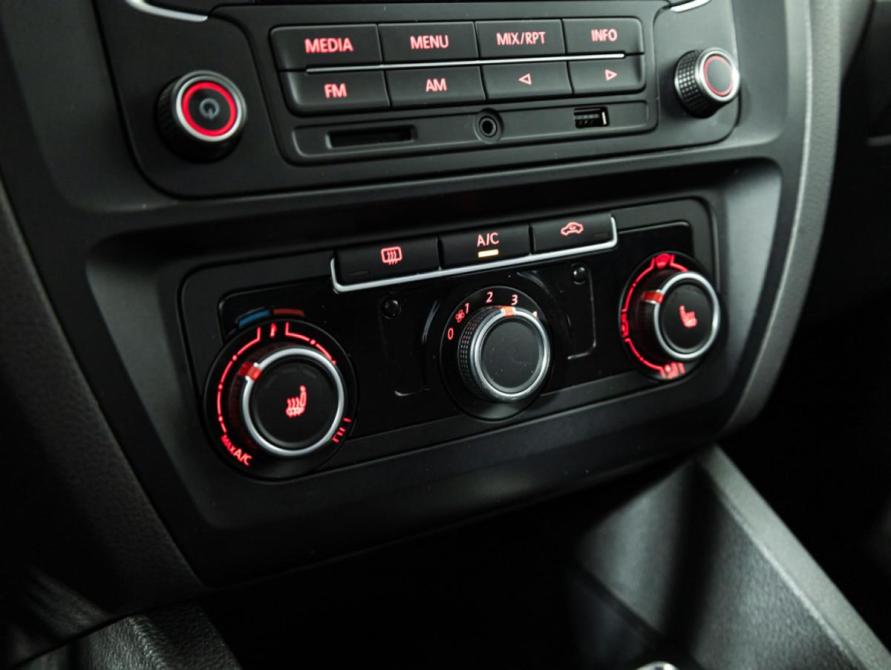 Volkswagen Jetta VI Рестайлинг Санкт-Петербург  - изображение 16
