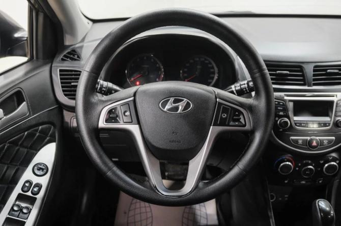 Hyundai Solaris I Рестайлинг с пробегом 2015 года, цена 989 000 рублей, 212000 км, седан, Автокод Объявления