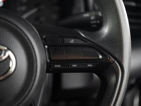 Toyota Yaris IV с пробегом 2021 года, цена 1 070 500 рублей, 100650 км, хэтчбек, Автокод Объявления