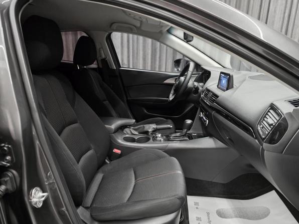 Mazda 3 III (BM) Рестайлинг с пробегом 2018 года, цена 1 349 000 рублей, 172000 км, седан, Автокод Объявления