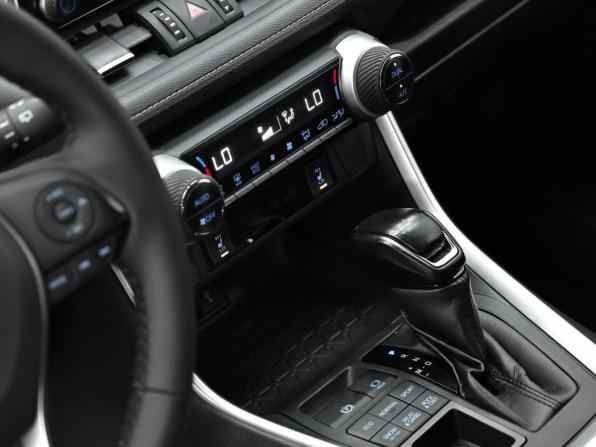 Toyota RAV4 V (XA50) с пробегом 2021 года, цена 2 799 000 рублей, 143000 км, внедорожник, Автокод Объявления