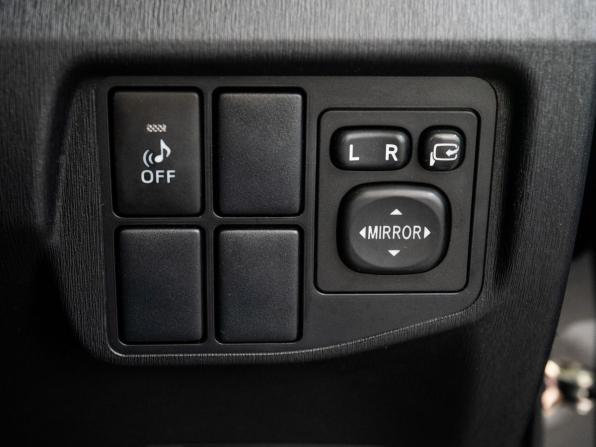 Toyota Prius III Рестайлинг (XW30) с пробегом 2012 года, цена 1 215 300 рублей, 178392 км, лифтбек, Автокод Объявления