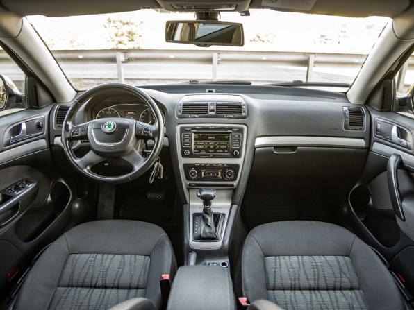 Skoda Octavia II (A5) Рестайлинг с пробегом 2013 года, цена 998 000 рублей, 214182 км, лифтбек, Автокод Объявления