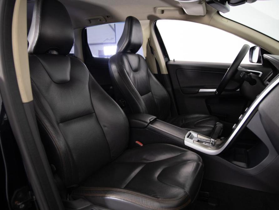 Volvo XC60 I Санкт-Петербург  - изображение 12