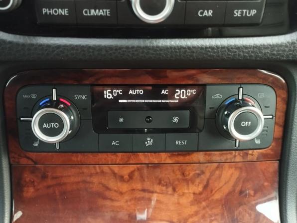 Volkswagen Touareg II с пробегом 2011 года, цена 1 729 000 рублей, 212195 км, внедорожник, Автокод Объявления