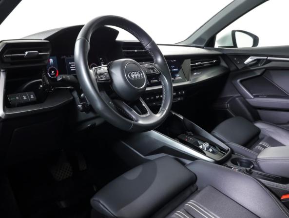 Audi A3 IV (8Y) с пробегом 2021 года, цена 2 804 000 рублей, 75494 км, хэтчбек, Автокод Объявления