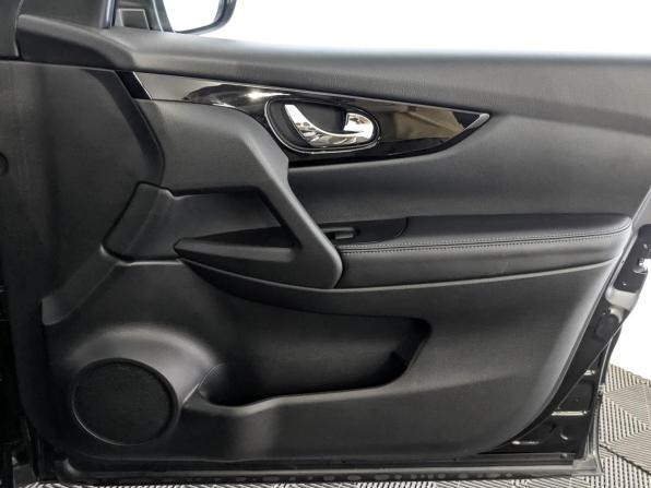 Nissan Qashqai II с пробегом 2017 года, цена 1 995 000 рублей, 73832 км, внедорожник, Автокод Объявления