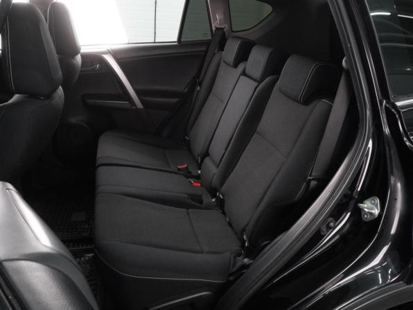 Toyota RAV4 IV (XA40) Рестайлинг с пробегом 2017 года, цена 1 799 000 рублей, 240910 км, внедорожник, Автокод Объявления