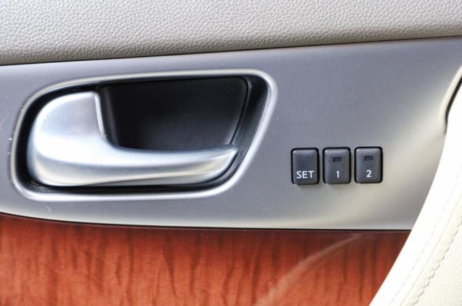 Infiniti FX II (S51) Рестайлинг с пробегом 2012 года, цена 1 749 000 рублей, 210000 км, внедорожник, Автокод Объявления