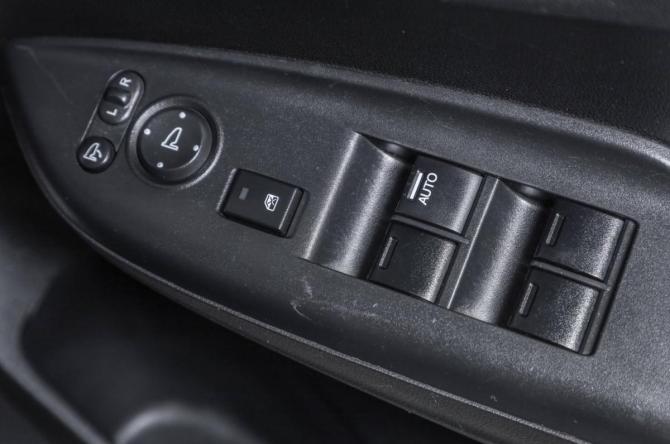 Honda Fit III Рестайлинг с пробегом 2016 года, цена 1 049 000 рублей, 91000 км, хэтчбек, Автокод Объявления