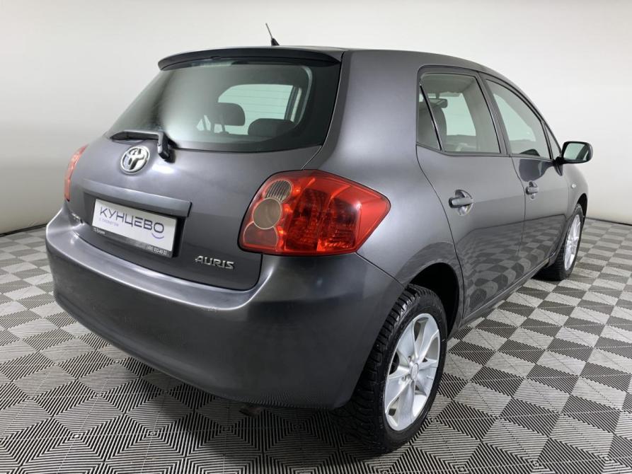 Toyota Auris I Москва  - изображение 5