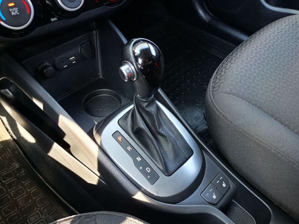 Kia Rio III Рестайлинг с пробегом 2015 года, цена 1 129 000 рублей, 96041 км, седан, Автокод Объявления