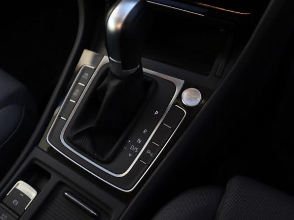 Volkswagen Golf VII с пробегом 2015 года, цена 1 320 000 рублей, 68095 км, универсал, Автокод Объявления