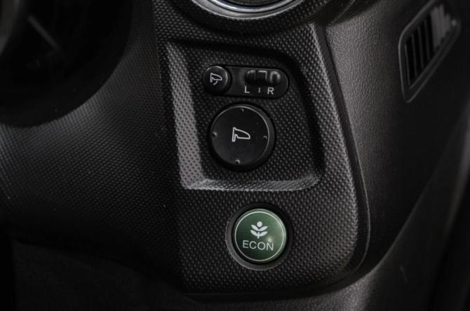 Honda Insight II с пробегом 2010 года, цена 849 000 рублей, 185000 км, хэтчбек, Автокод Объявления