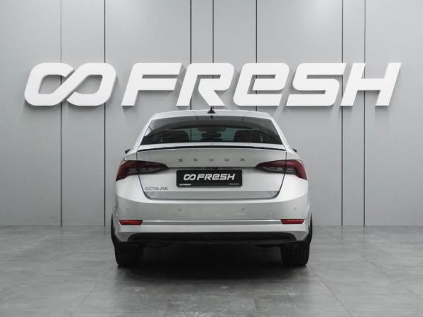 Skoda Octavia IV (A8) с пробегом 2020 года, цена 2 310 000 рублей, 178215 км, лифтбек, Автокод Объявления