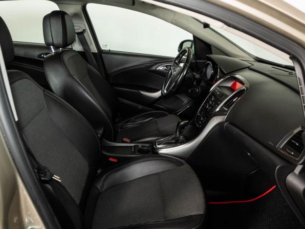 Opel Astra J с пробегом 2011 года, цена 650 000 рублей, 210646 км, хэтчбек, Автокод Объявления