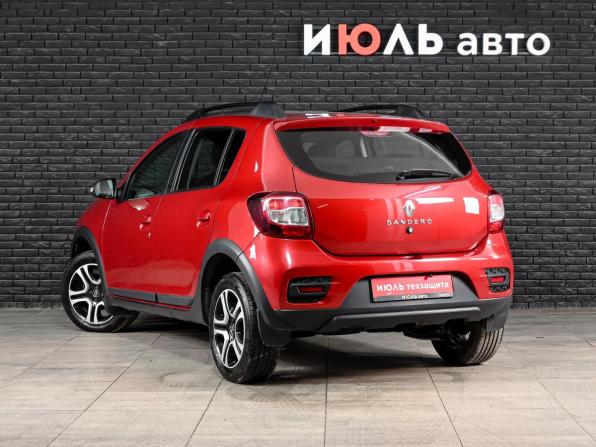 Renault Sandero II Рестайлинг с пробегом 2021 года, цена 1 365 000 рублей, 73448 км, хэтчбек, Автокод Объявления